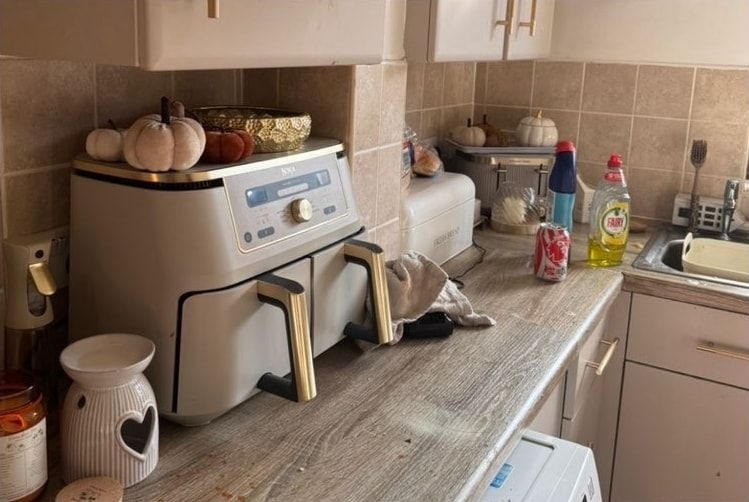 Before cleaning: kitchen corner worktop